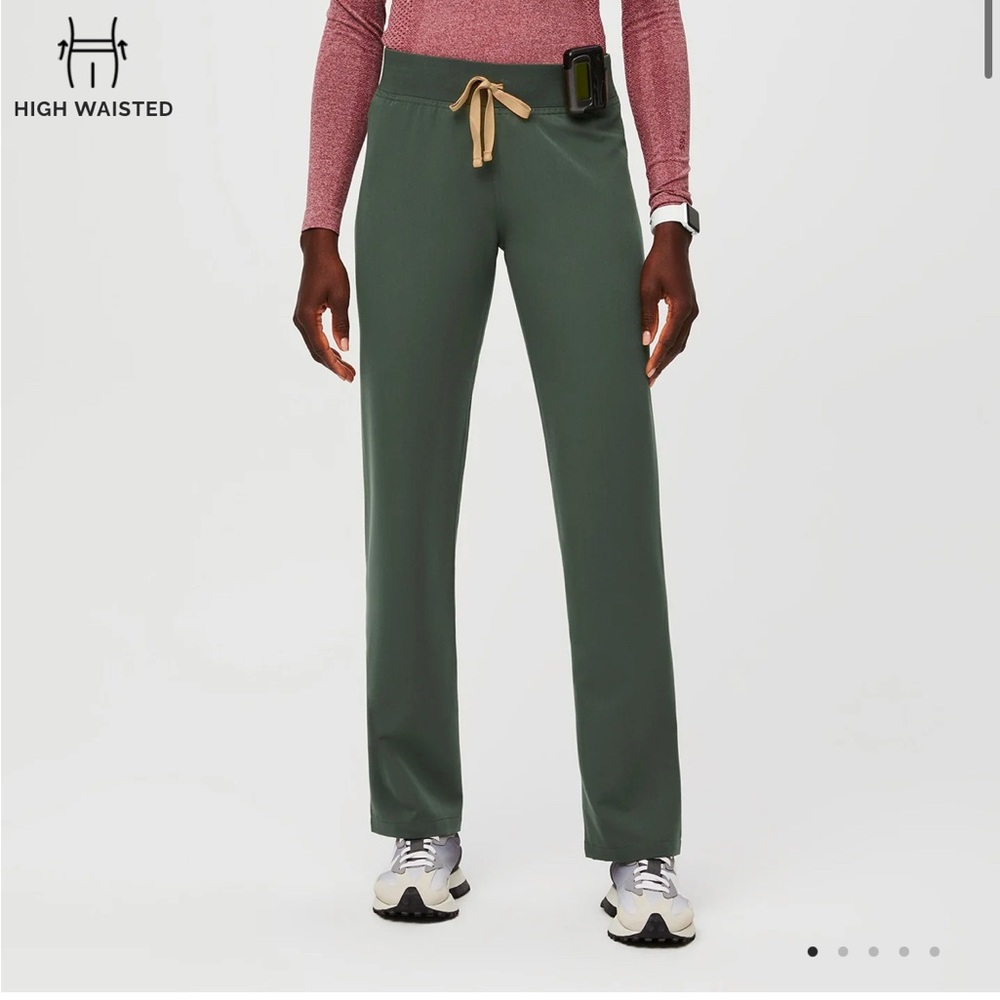 High-waisted Livingston basic fig scrubs